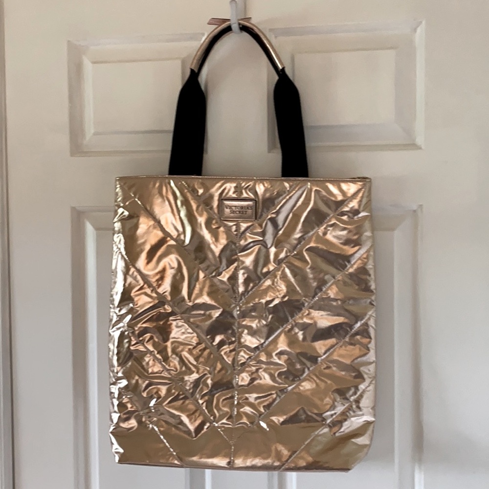 Victoria’s Secreted quilted everyday tote bag NWT.